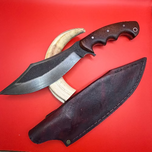 TuskRunner Camp and Veld Knife